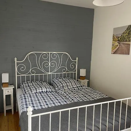 Backesgarten Für 22 Personen Сasa de vacaciones Neichen