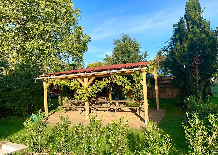 Backesgarten Fuer 22 Personen * Neichen